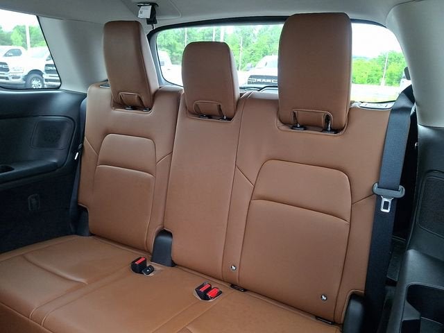 2025 Nissan Pathfinder Platinum FWD