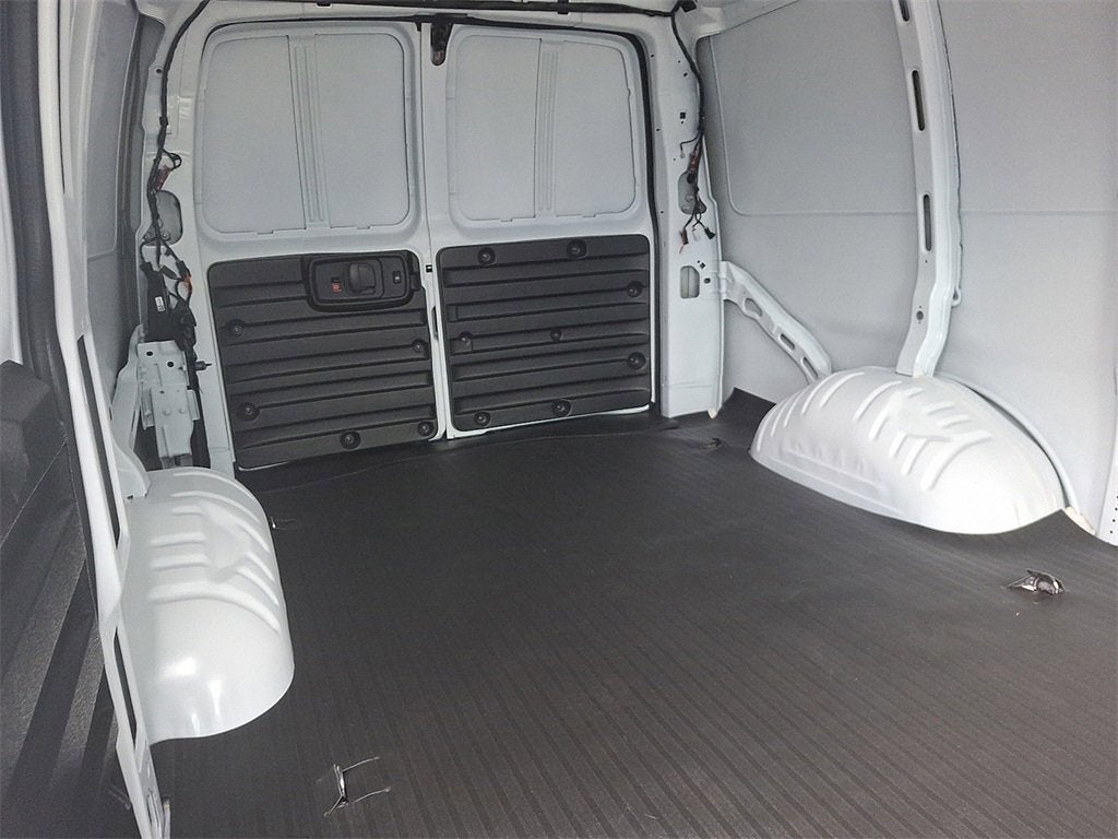 2025 GMC Savana Cargo 2500 Work Van