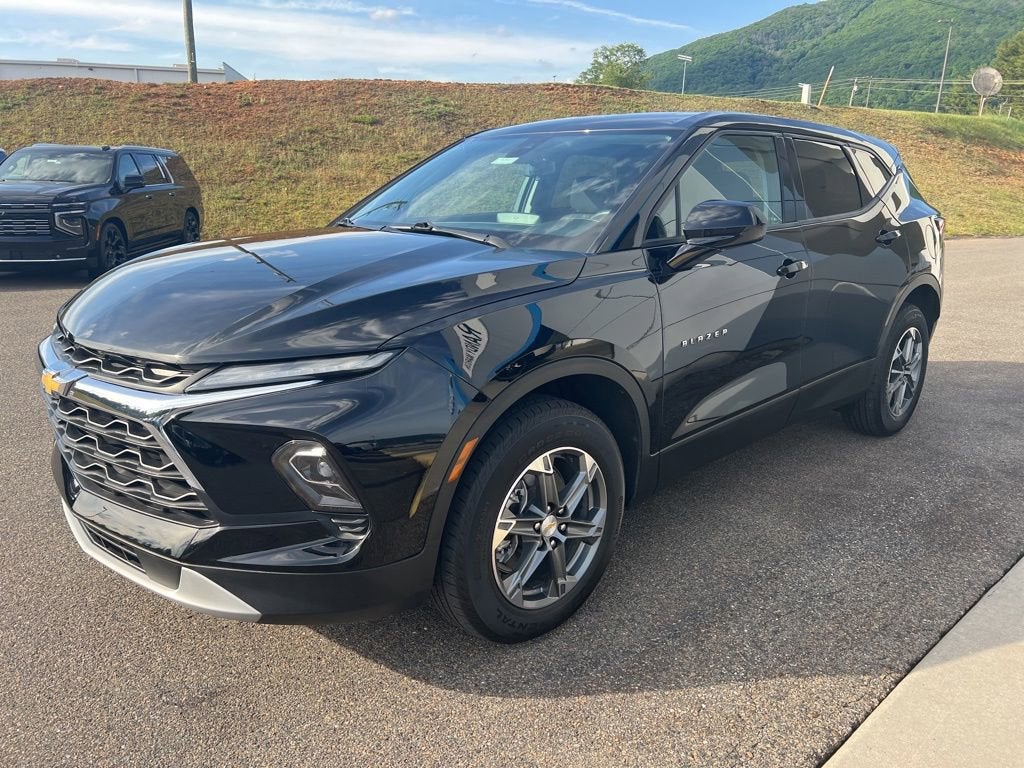 2025 Chevrolet Blazer 2.0T 2LT AWD's photo