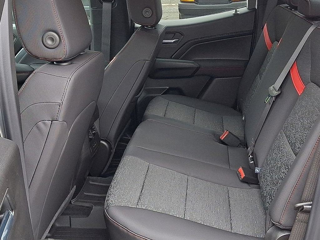 2026 Chevrolet Colorado Z71 - Photo 6