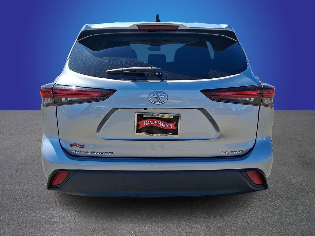 2024 Toyota Highlander LE