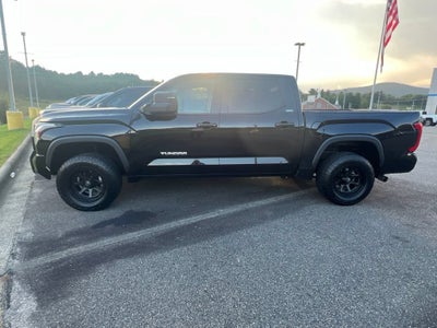 2022 Toyota Tundra 4WD SR5