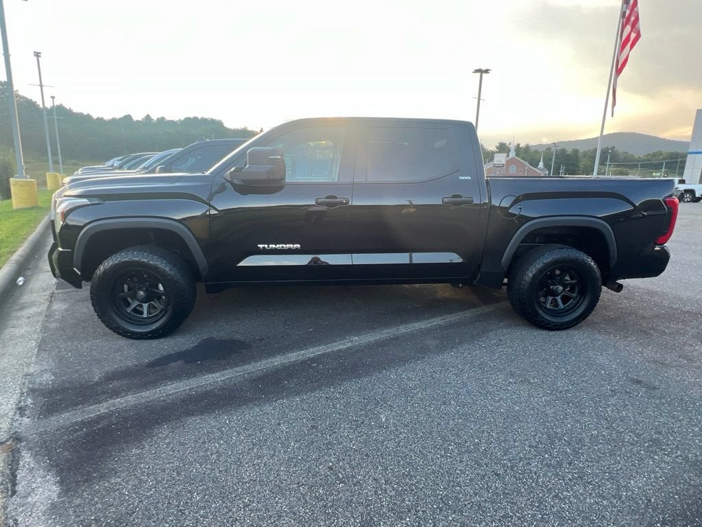 2022 Toyota Tundra 4WD SR5