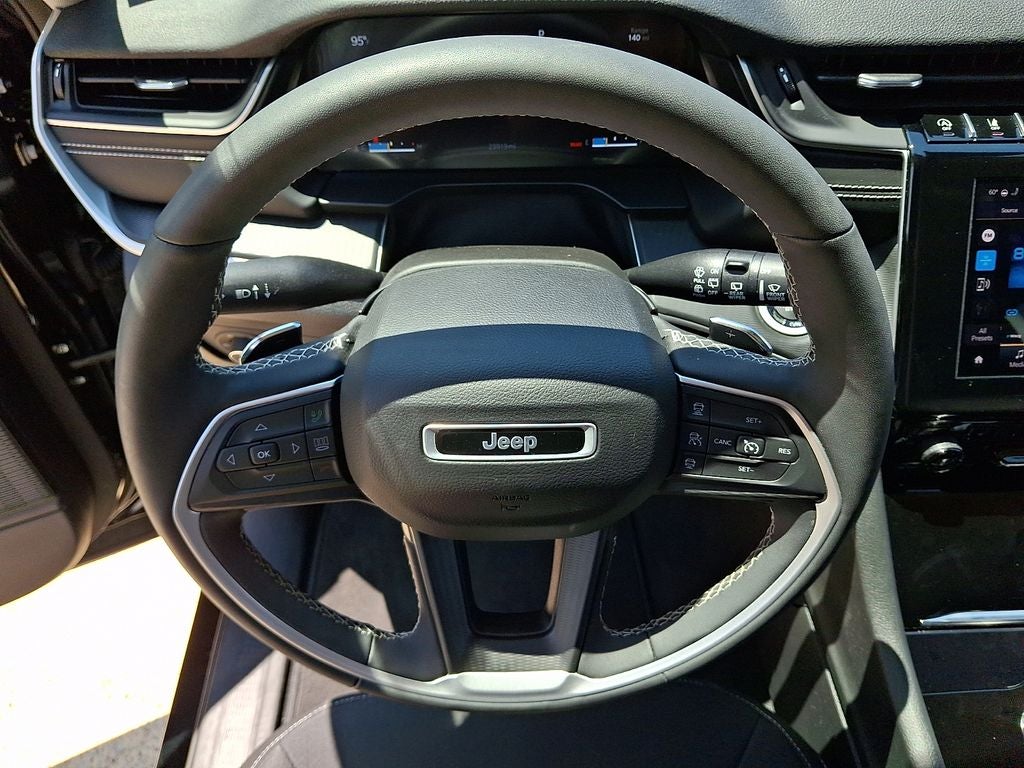 2023 Jeep Grand Cherokee Laredo