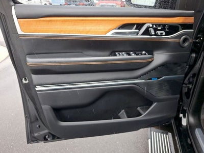 2022 Jeep Grand Wagoneer Series III