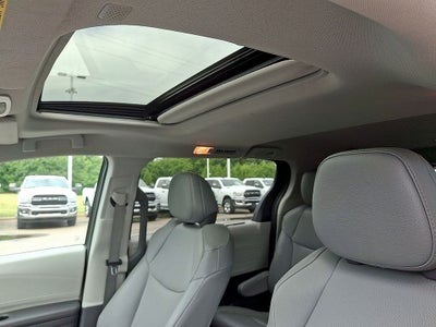 2023 Toyota Sienna XLE 7 Passenger