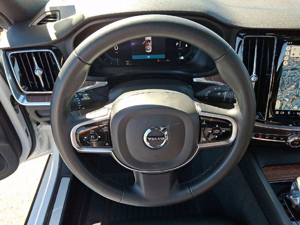 2023 Volvo S60 B5 Plus Black Edition