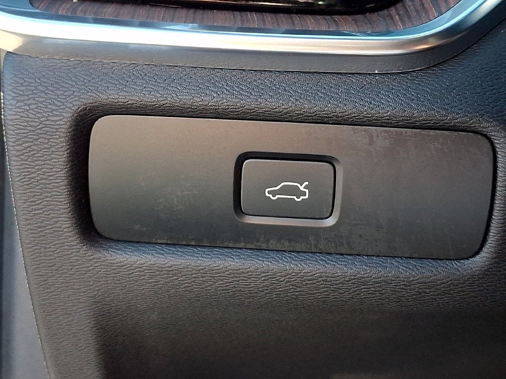 2023 Volvo S60 B5 Plus Black Edition