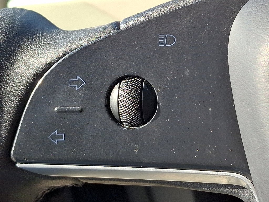 2025 Tesla Model X Base