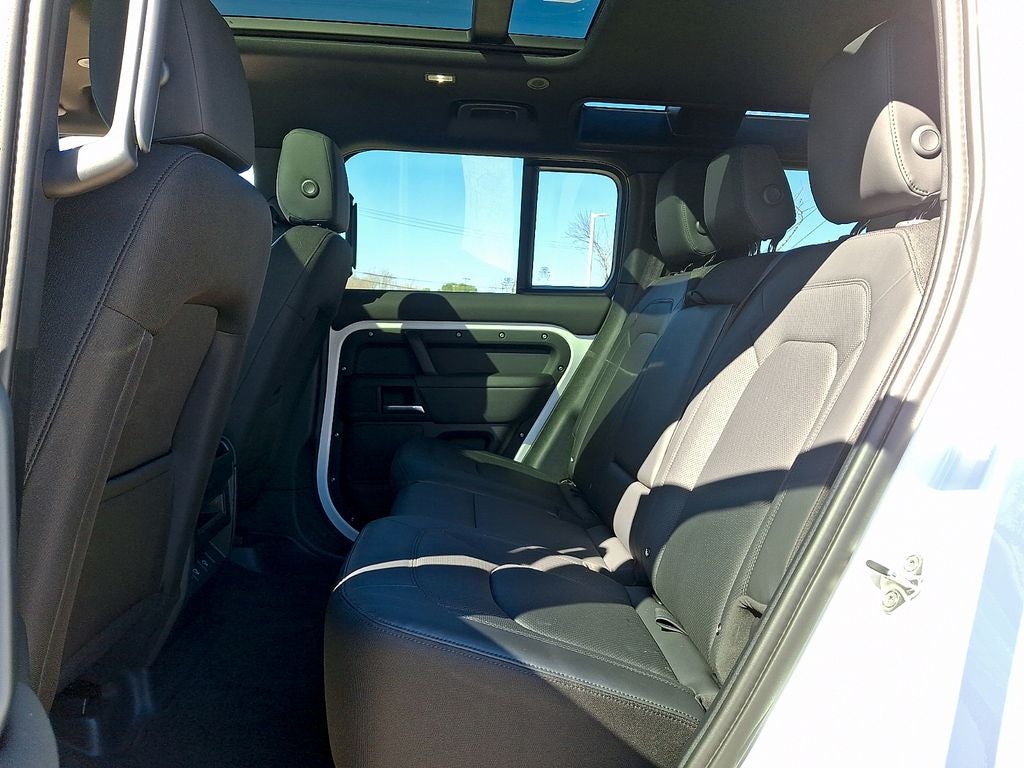 2025 Land Rover Defender 110 S