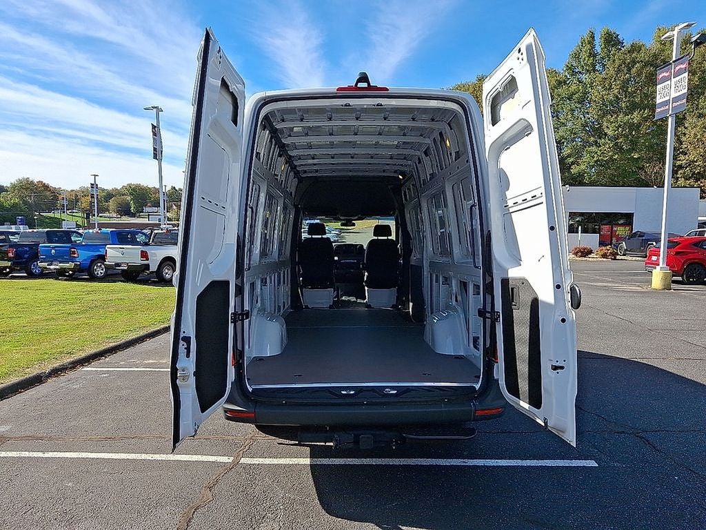 2025 Mercedes-Benz Sprinter 2500 Cargo 170 WB High Roof
