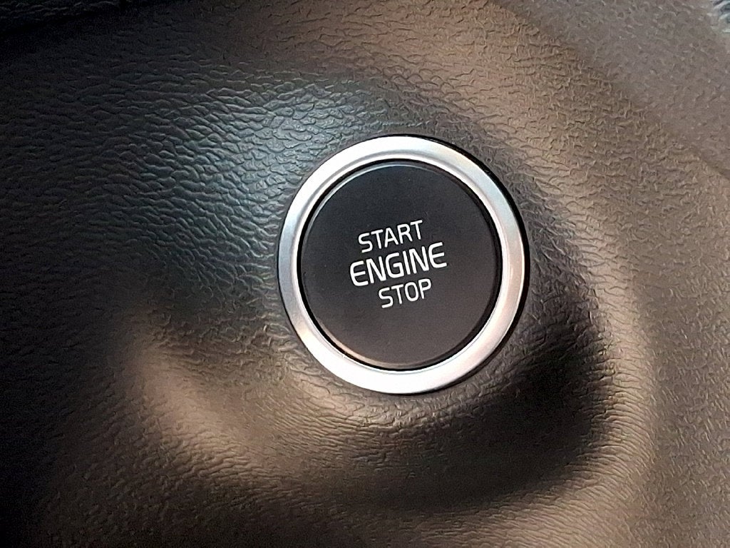2024 Volvo XC40 B5 Plus Dark Theme