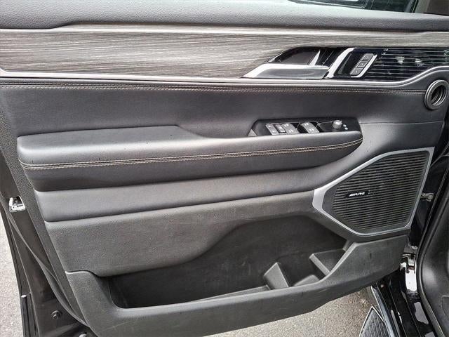 2023 Jeep Wagoneer L Series III 4x2