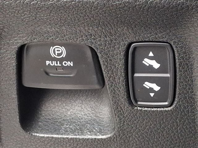 2023 RAM 1500 Limited Crew Cab 4x4 5'7' Box
