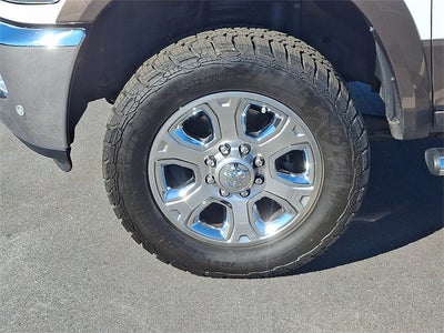 2017 RAM 2500 Laramie Crew Cab 4x4 6'4' Box